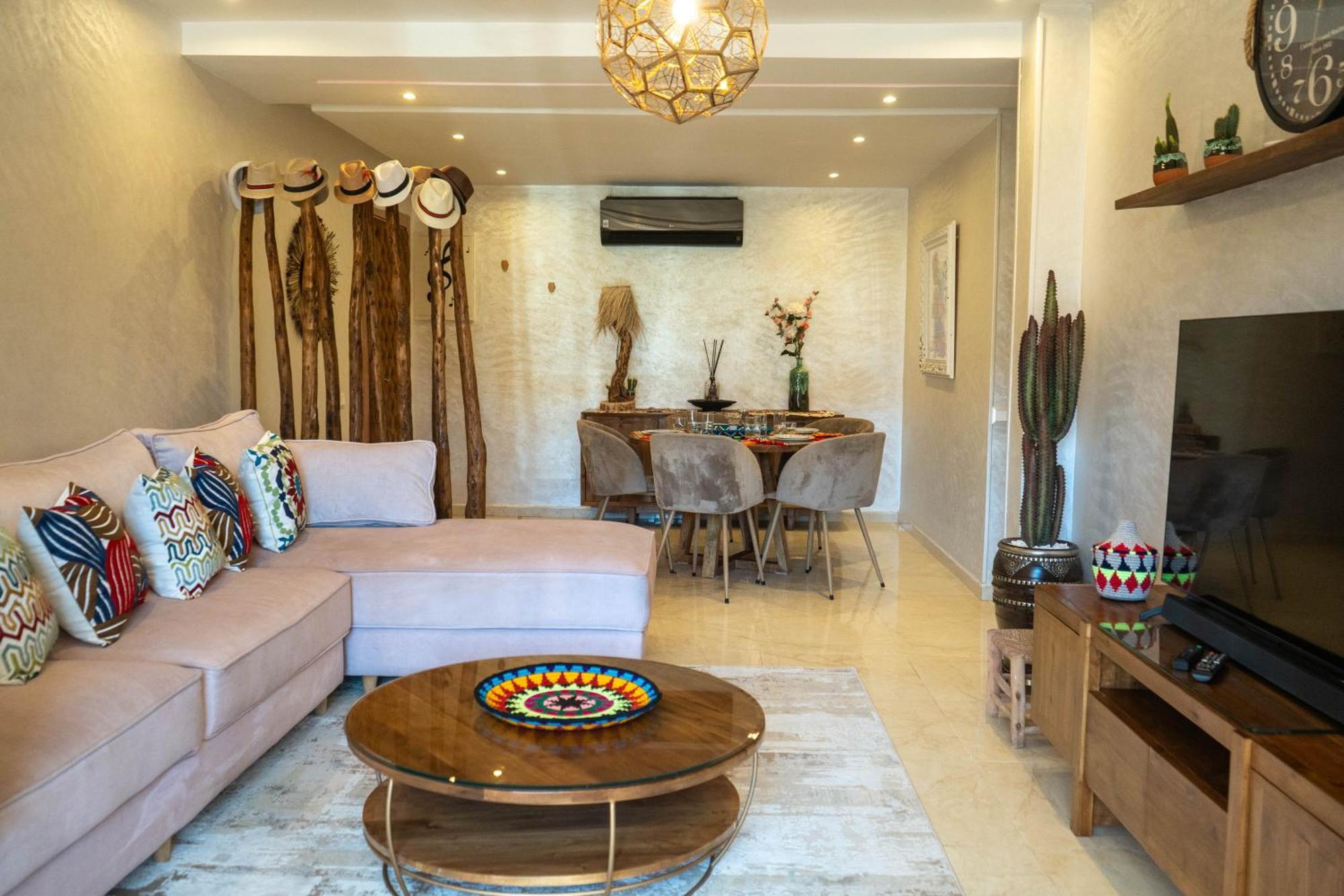 Magnifique Appartement Moderne De 2 Chambres Avec Piscine A 10 Min Du Centre De Marrakech マラケシュ エクステリア 写真