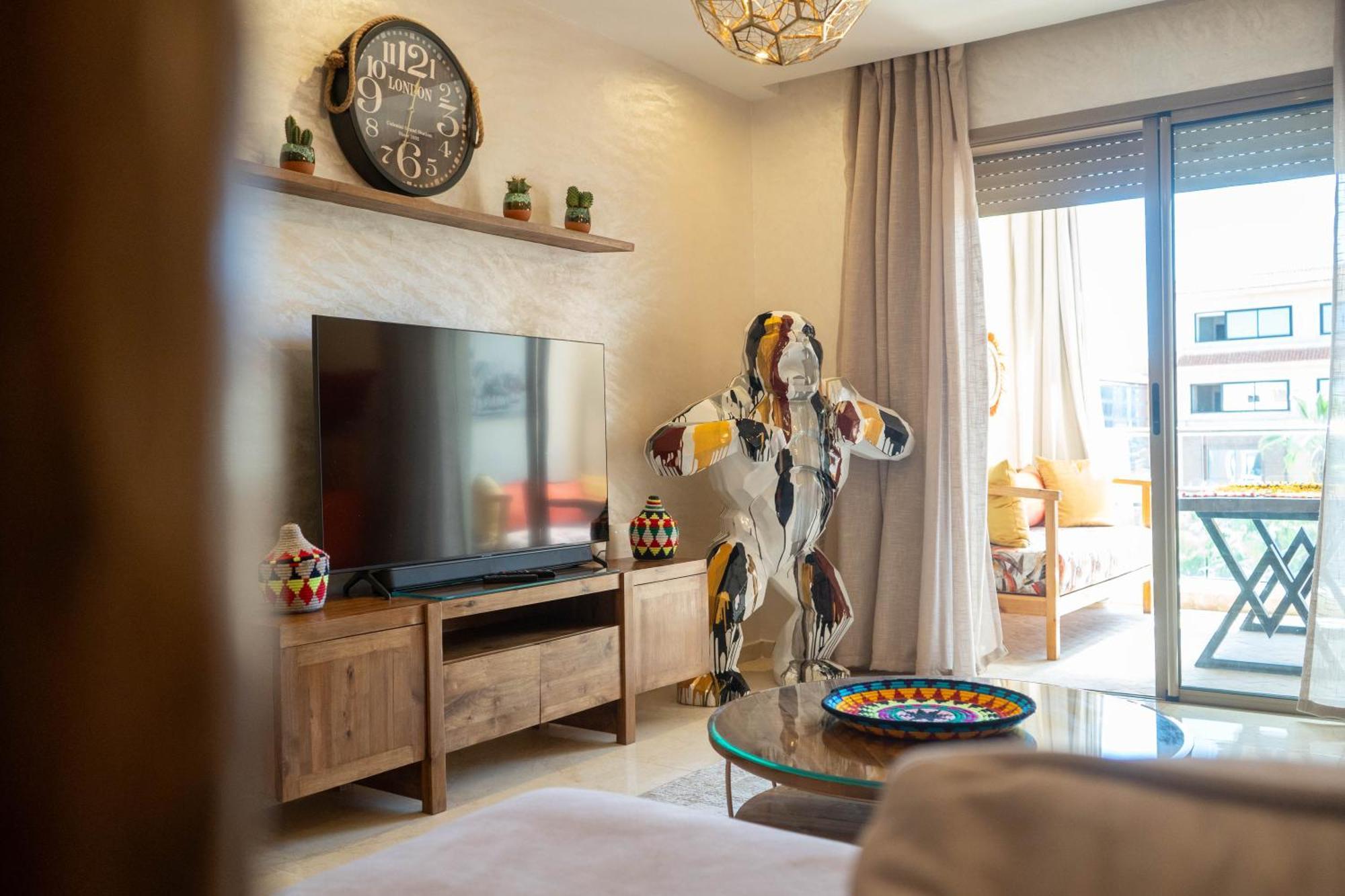 Magnifique Appartement Moderne De 2 Chambres Avec Piscine A 10 Min Du Centre De Marrakech マラケシュ エクステリア 写真